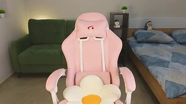 Eveleen Soleen online show from 12/22/24, 09:53