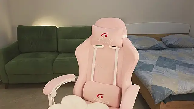 Eveleen Soleen online show from 02/09/25, 10:21