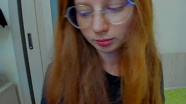 Fire Luna online show from 09/09/25, 04:12