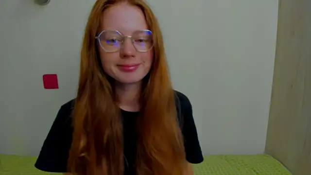 Fire Luna online show from 09/10/25, 03:17