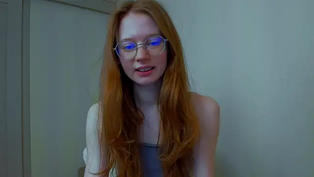 Snapshot of Fire_Luna chatting on 04/05/26, 05:37 Fire Luna online show from 04/05/26, 05:37