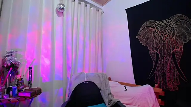 Snapshot of AmaRiv chatting on 12/09/24, 11:13 AmaRiv online show from 12/09/24, 11:13