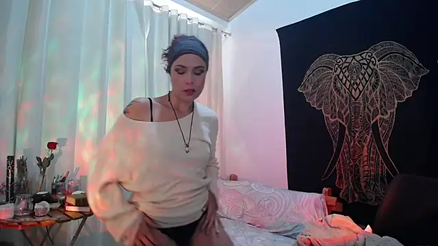 Snapshot of AmaRiv chatting on 02/26/25, 11:52 AmaRiv online show from 02/26/25, 11:52