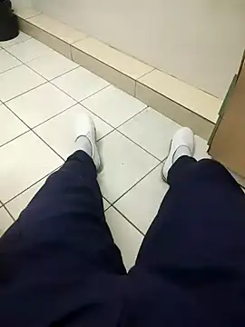 gatmoreno1 online show from 09/26/25, 04:55