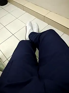 gatmoreno1 online show from 10/03/25, 04:26