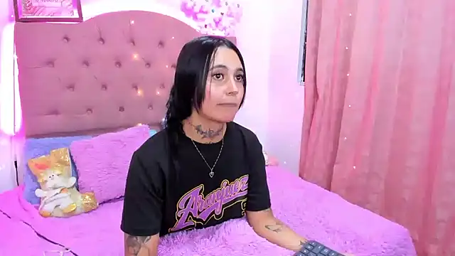  Mia  9 online show from 12/24/24, 02:21