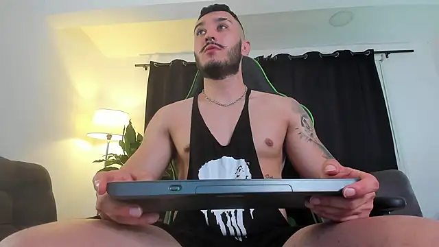 Snapshot of Zionmattis chatting on 12/07/24, 02:20 Zionmattis online show from 12/07/24, 02:20