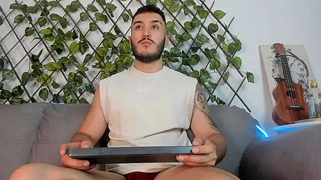 Snapshot of Zionmattis chatting on 01/06/25, 11:42 Zionmattis online show from 01/06/25, 11:42