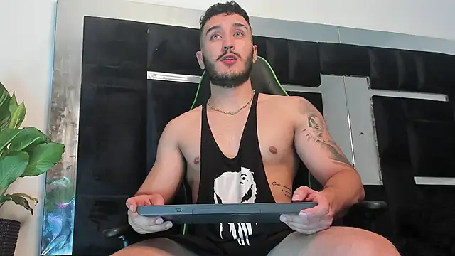 Snapshot of Zionmattis chatting on 01/22/25, 12:59 Zionmattis online show from 01/22/25, 12:59