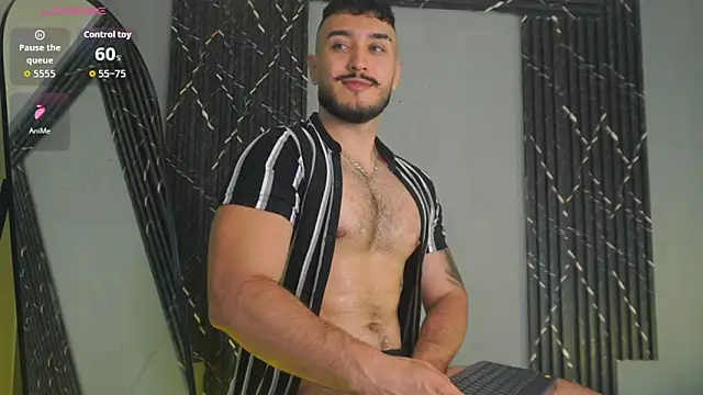 Snapshot of Zionmattis chatting on 11/08/25, 01:39 Zionmattis online show from 11/08/25, 01:39