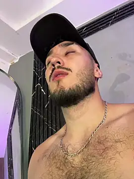 Snapshot of Zionmattis chatting on 03/28/26, 12:43 Zionmattis online show from 03/28/26, 12:43