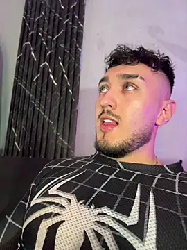 Snapshot of Zionmattis chatting on 04/12/26, 12:59 Zionmattis online show from 04/12/26, 12:59