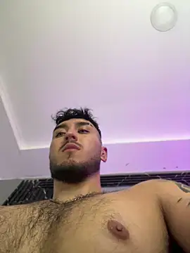 Snapshot of Zionmattis chatting on 04/15/26, 02:18 Zionmattis online show from 04/15/26, 02:18