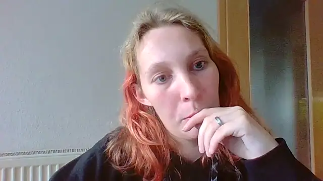 Snapshot of Bunnygirl3107 chatting on 12/01/25, 01:27 Bunnygirl3107 online show from 12/01/25, 01:27
