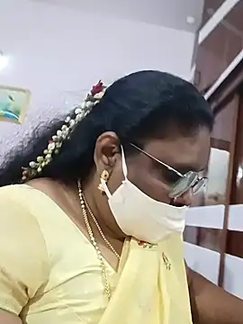 Snapshot of Pushpavathi_78 chatting on 02/05/25, 04:58 Pushpavathi 78 online show from 02/05/25, 04:58