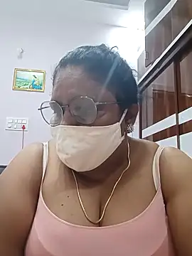 Snapshot of Pushpavathi_78 chatting on 03/11/25, 04:07 Pushpavathi 78 online show from 03/11/25, 04:07