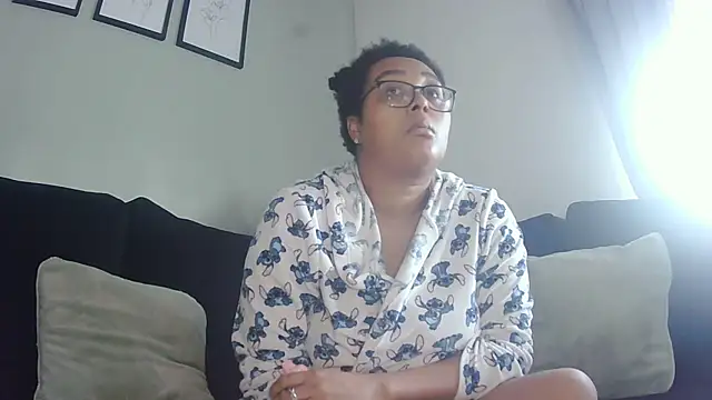 vanilla chocolate23 online show from 11/13/25, 10:25