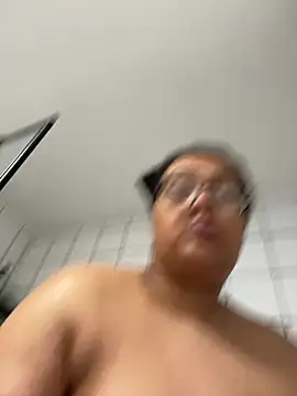 vanilla chocolate23 online show from 02/20/26, 10:16