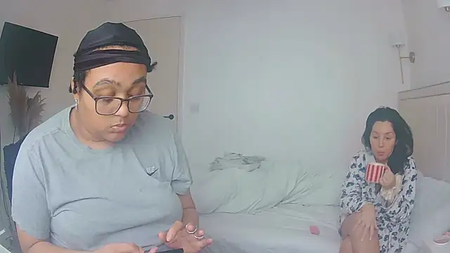 vanilla chocolate23 online show from 03/30/26, 08:48