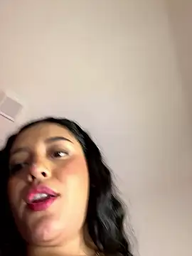 Snapshot of kenndall_21 chatting on 12/09/24, 05:18 kenndall 21 online show from 12/09/24, 05:18