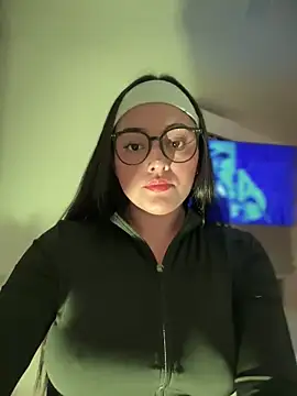 Snapshot of kenndall_21 chatting on 11/11/25, 02:00 kenndall 21 online show from 11/11/25, 02:00