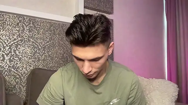 denlover1 online show from 02/17/25, 07:47