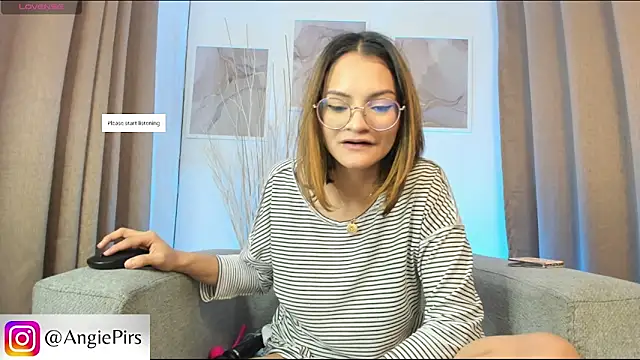 Snapshot of Angie_Pirss chatting on 01/15/25, 05:58 Angie Pirss online show from 01/15/25, 05:58