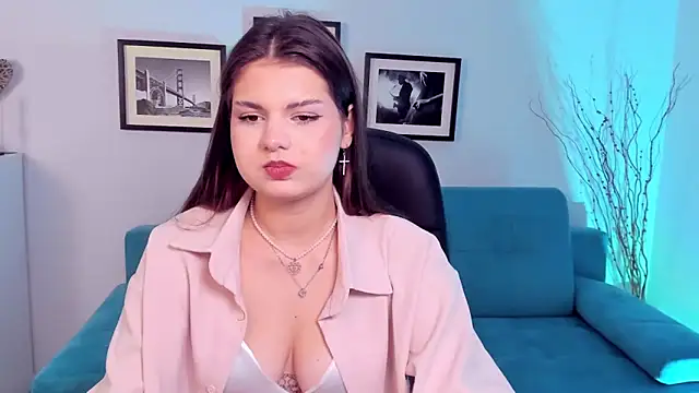 Snapshot of AdeliaKiss chatting on 12/03/24, 08:39 AdeliaKiss online show from 12/03/24, 08:39