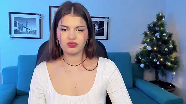 Snapshot of AdeliaKiss chatting on 01/03/25, 05:53 AdeliaKiss online show from 01/03/25, 05:53