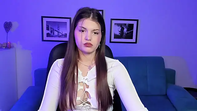 Snapshot of AdeliaKiss chatting on 01/14/25, 03:04 AdeliaKiss online show from 01/14/25, 03:04