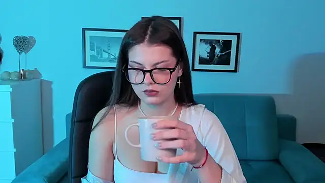 Snapshot of AdeliaKiss chatting on 01/22/25, 05:06 AdeliaKiss online show from 01/22/25, 05:06