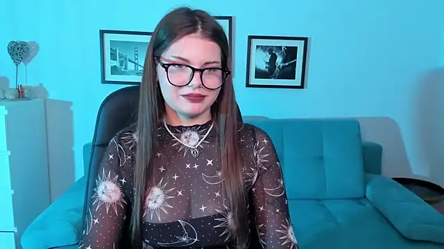 Snapshot of AdeliaKiss chatting on 01/24/25, 05:11 AdeliaKiss online show from 01/24/25, 05:11