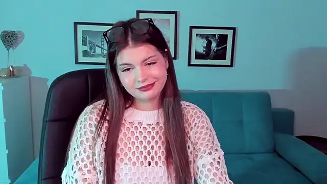 Snapshot of AdeliaKiss chatting on 01/28/25, 04:19 AdeliaKiss online show from 01/28/25, 04:19