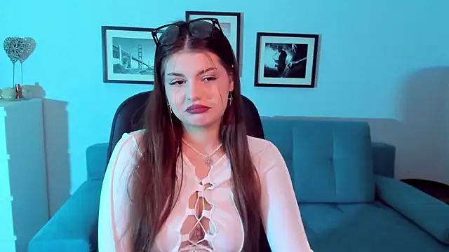 Snapshot of AdeliaKiss chatting on 01/29/25, 04:41 AdeliaKiss online show from 01/29/25, 04:41