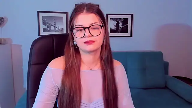 Snapshot of AdeliaKiss chatting on 02/05/25, 01:54 AdeliaKiss online show from 02/05/25, 01:54