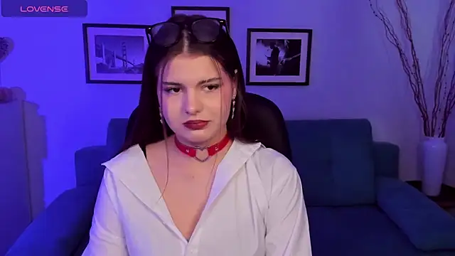 Snapshot of AdeliaKiss chatting on 02/26/25, 12:03 AdeliaKiss online show from 02/26/25, 12:03