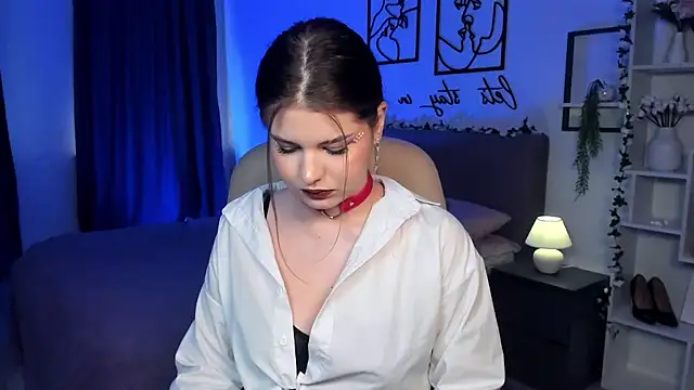 Snapshot of AdeliaKiss chatting on 03/06/25, 11:58 AdeliaKiss online show from 03/06/25, 11:58