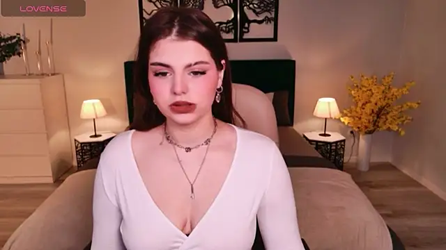 Snapshot of AdeliaKiss chatting on 02/23/26, 04:43 AdeliaKiss online show from 02/23/26, 04:43