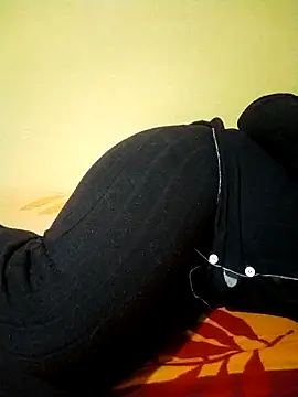 Snapshot of 3ahhd chatting on 11/18/25, 12:05 3ahhd online show from 11/18/25, 12:05