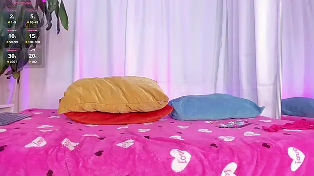 Snapshot of lover_veronica chatting on 12/15/24, 04:59 lover veronica online show from 12/15/24, 04:59