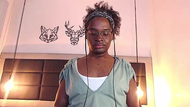 candy lovee69 online show from 12/17/25, 01:11