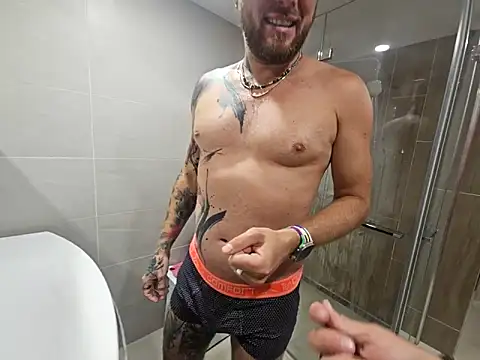 Snapshot of manforhotfun chatting on 09/26/25, 08:57 manforhotfun online show from 09/26/25, 08:57