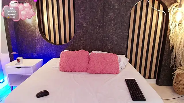 Snapshot of miss10_antonella chatting on 09/11/25, 12:05 miss10 antonella online show from 09/11/25, 12:05