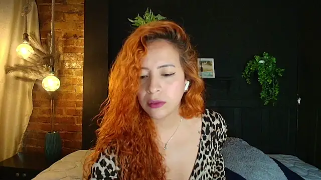 Snapshot of sahra_taylor_ chatting on 04/23/26, 02:19 sahra taylor online show from 04/23/26, 02:19