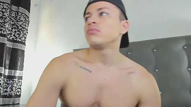 Angel Cuervo online show from 12/31/24, 03:42