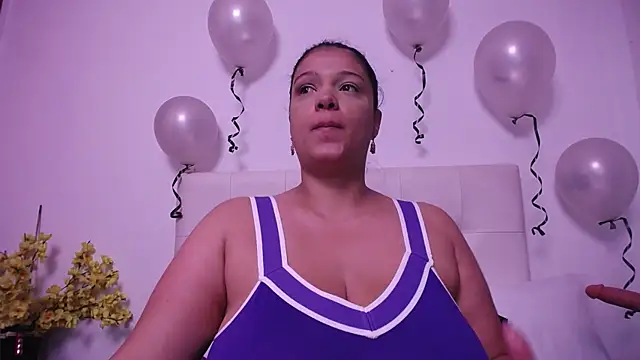 Nicol Love0 online show from 04/14/26, 12:22