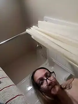 Snapshot of SweetVegasTits chatting on 12/20/25, 01:29 SweetVegasTits online show from 12/20/25, 01:29