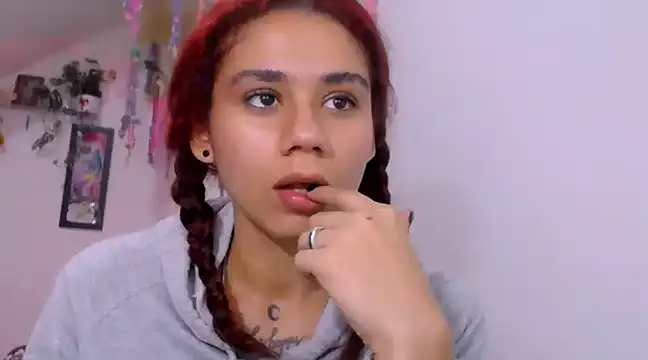 Snapshot of diamonmeli chatting on 03/15/25, 05:04 diamonmeli online show from 03/15/25, 05:04