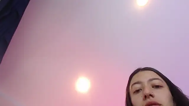 Snapshot of Zoe_Vixen chatting on 12/19/24, 12:01 Zoe Vixen online show from 12/19/24, 12:01