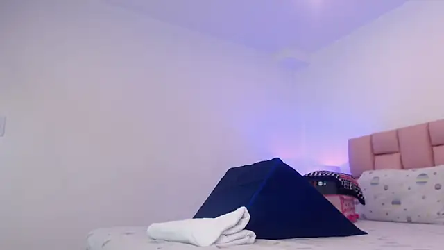 Snapshot of Zoe_Vixen chatting on 12/30/24, 12:20 Zoe Vixen online show from 12/30/24, 12:20